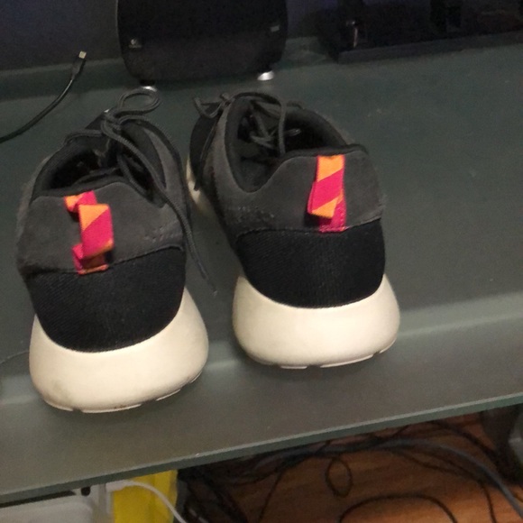 Nike Roshe Run - Picture 4 of 5